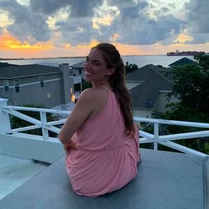 Meet your Posher, Alexis